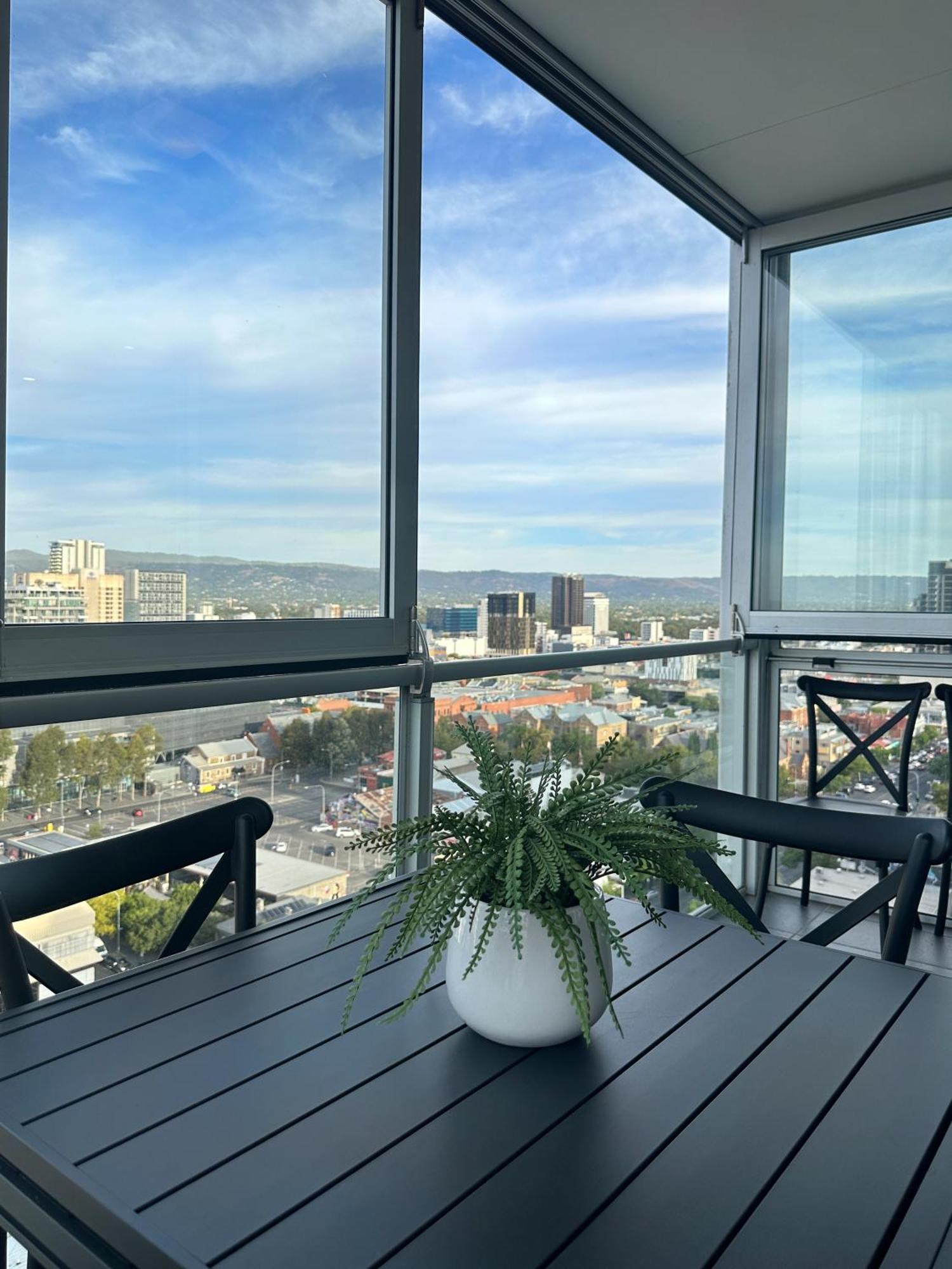 Penthouse View Apartment Luxury Cbd Penthouse Sleeps 6 Balcony Spa Access Adelaide Exterior photo